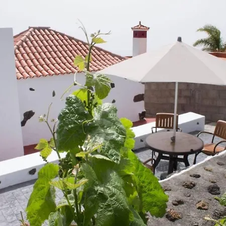 Casa El Nisperero Holiday home