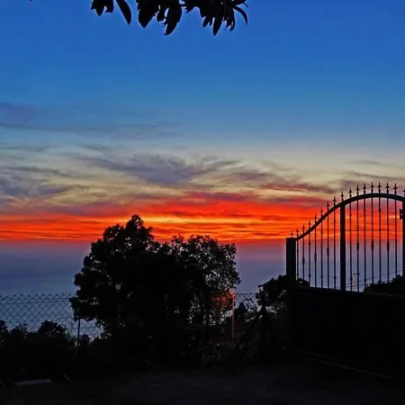 Casa El Nisperero Holiday home